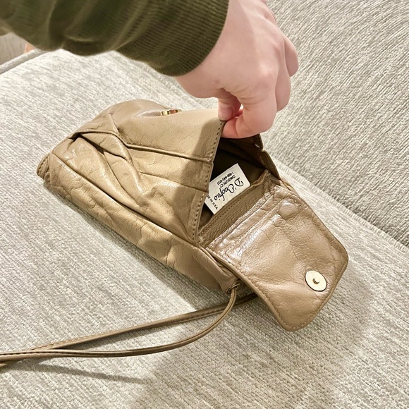 Lambskin Leather Tan Colored Pickpocket Proof Crossbody Bag by D'Onfrio - Picture 2 of 9